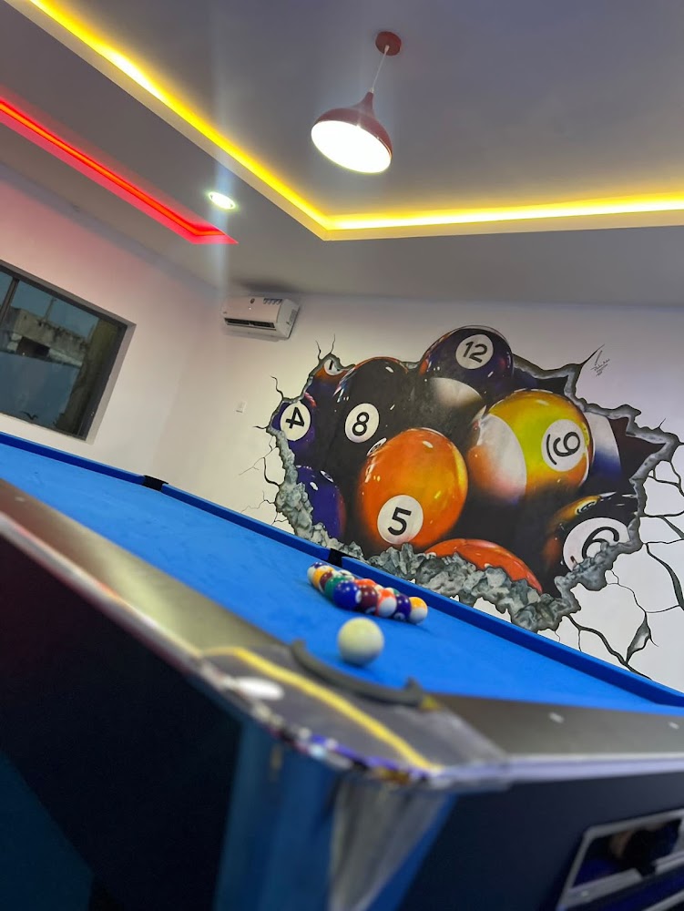 Oméga pool photo 3